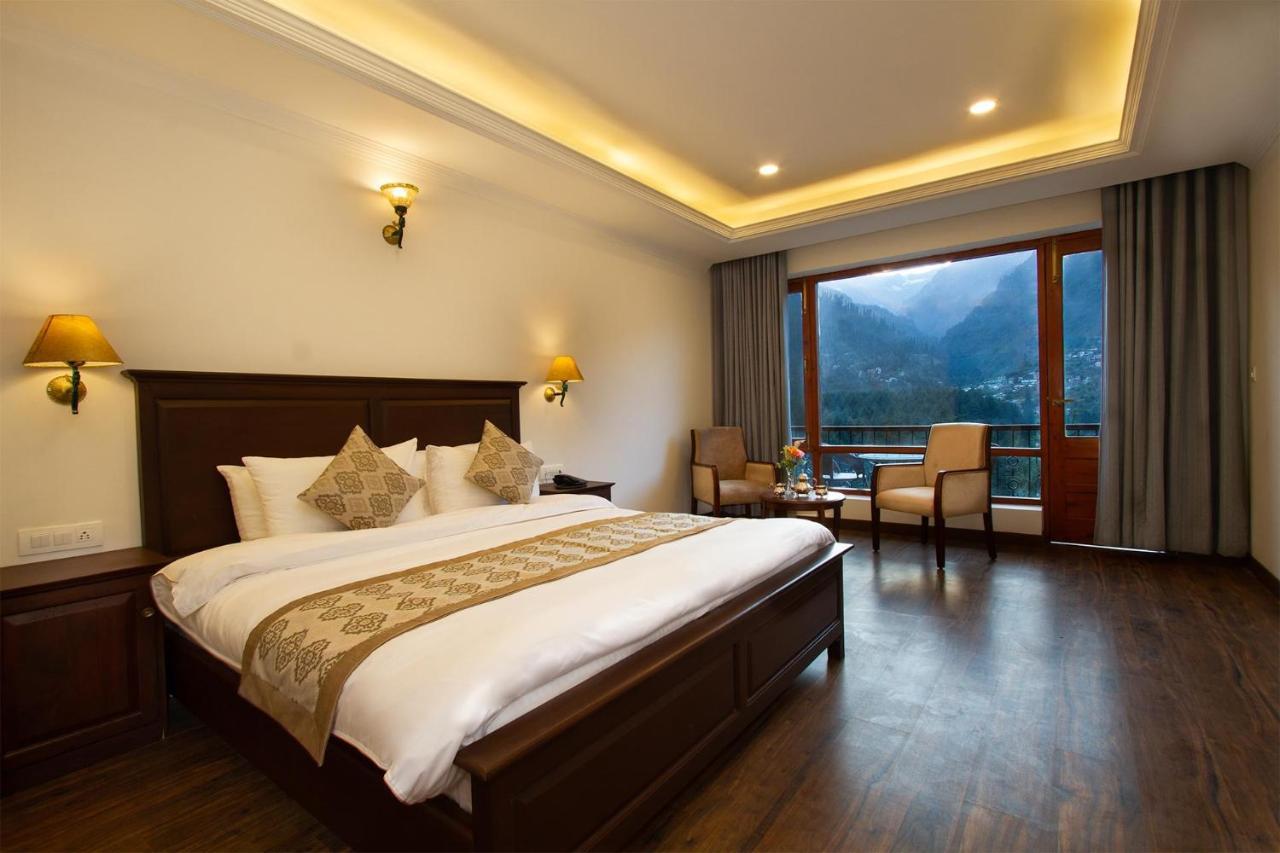 Aloka Resort Manāli Екстериор снимка