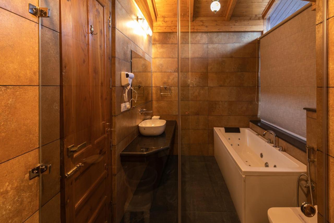 Aloka Resort Manāli Екстериор снимка