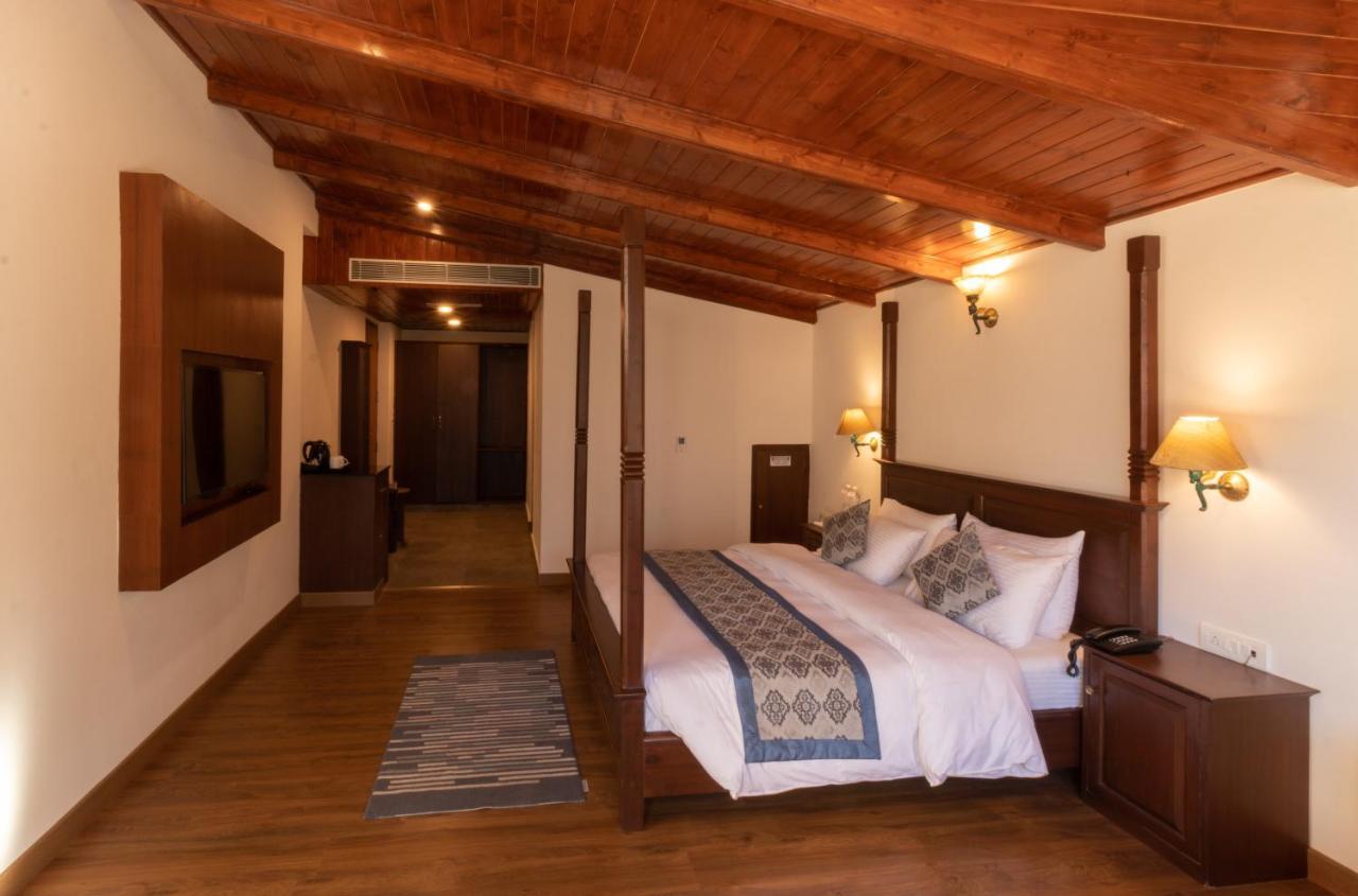 Aloka Resort Manāli Екстериор снимка